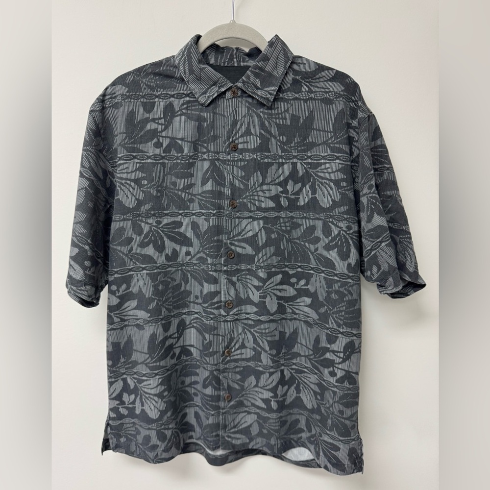 Tommy Bahama Hawaiian‎ 100% Silk Shirt in Gray Floral Pattern, Size L